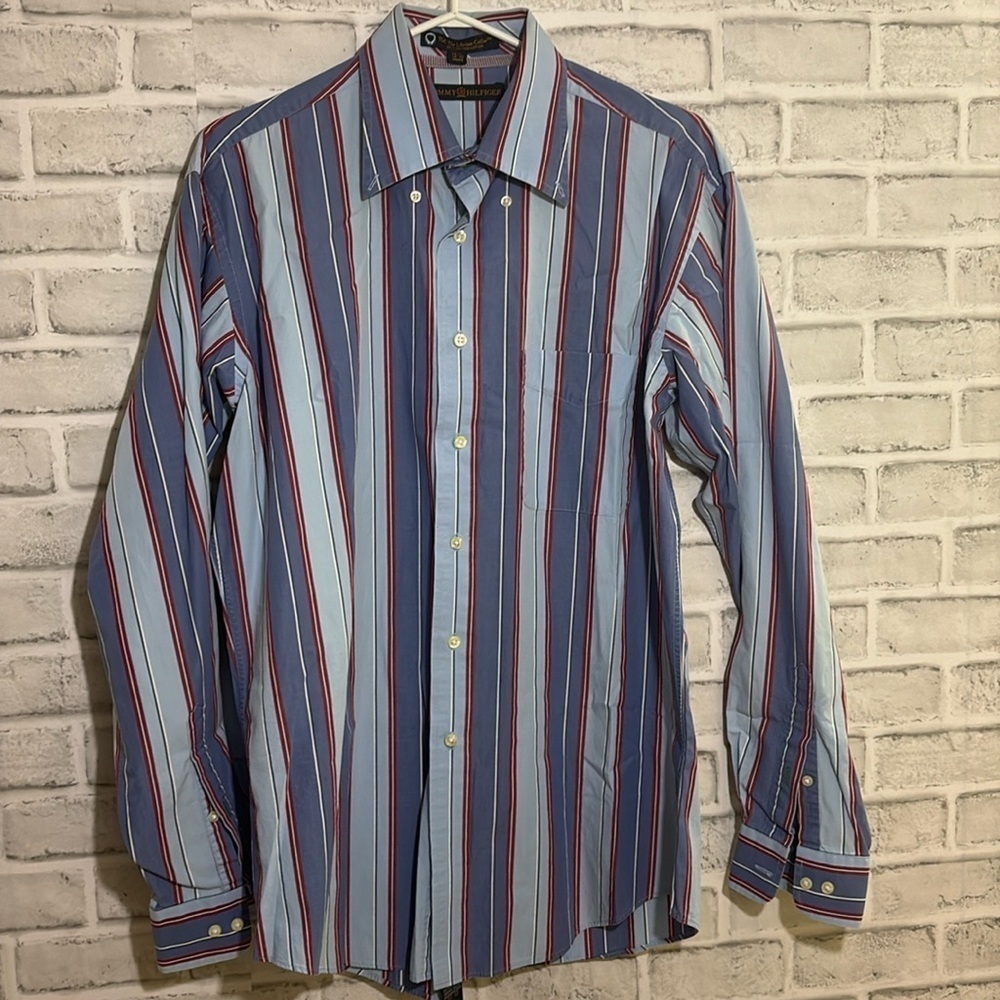 Tommy Hilfiger men’s button-down dress shirt size medium, neck 15 1/2,